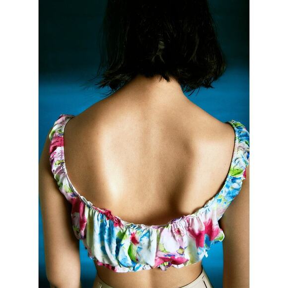 TACH Goda Silk Blend Floral Multicolor Ruffle Crop Top Sz Medium - Picture 3 of 7